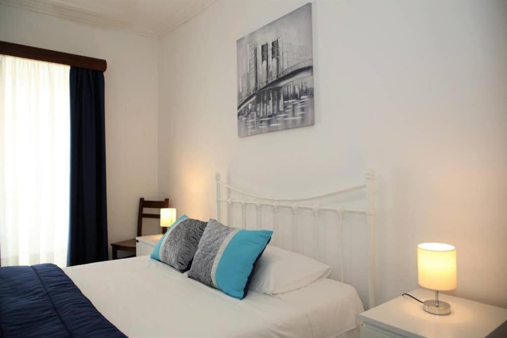 Pdl Central Apartments - Three 蓬塔德尔加达 外观 照片